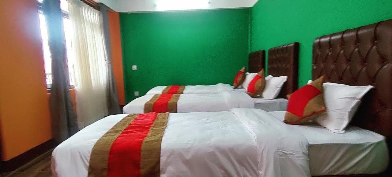 Nepalaya Home Hostel Катманду Екстер'єр фото