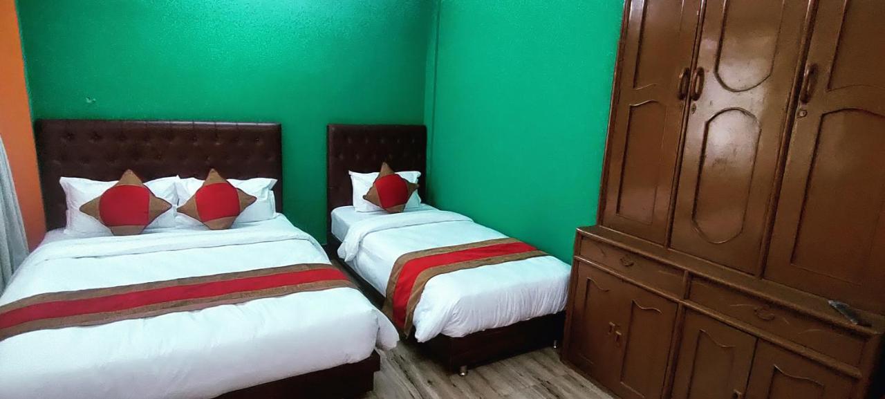 Nepalaya Home Hostel Катманду Екстер'єр фото